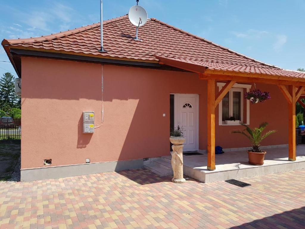 Rajmund Vendeghaz Vila Balatonkeresztúr Exterior foto